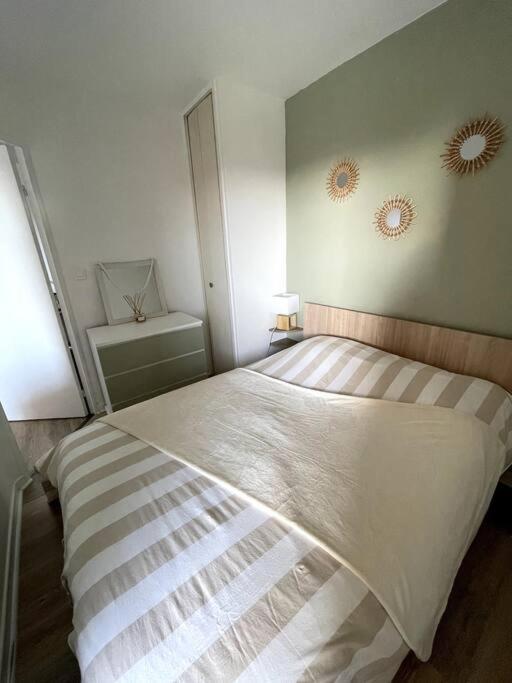 Appartement Vue Mer, 5min A Pied De La Plage, Parking Prive
