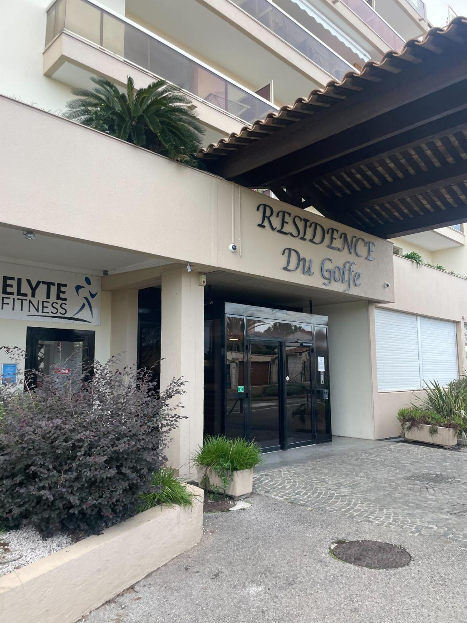 Vue Mer, 5min A Pied De La Plage, Parking Prive Vallauris